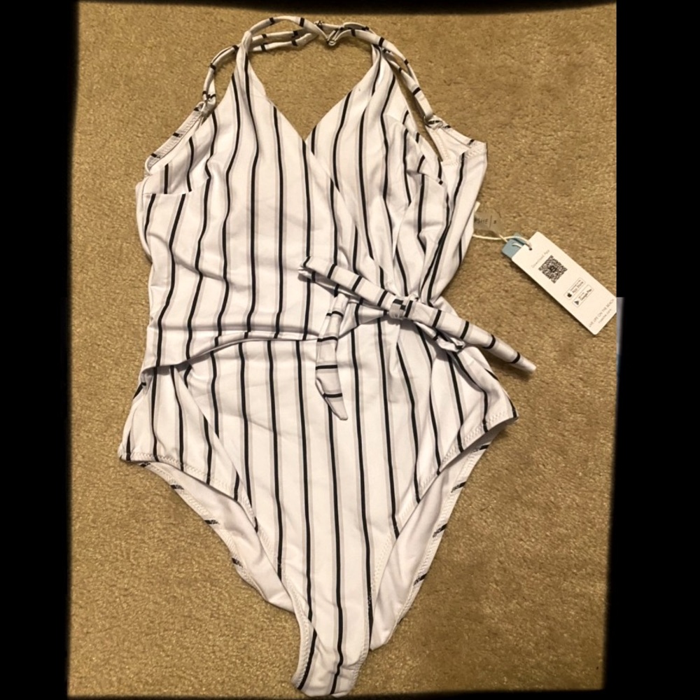 Women’s one piece bathing suit